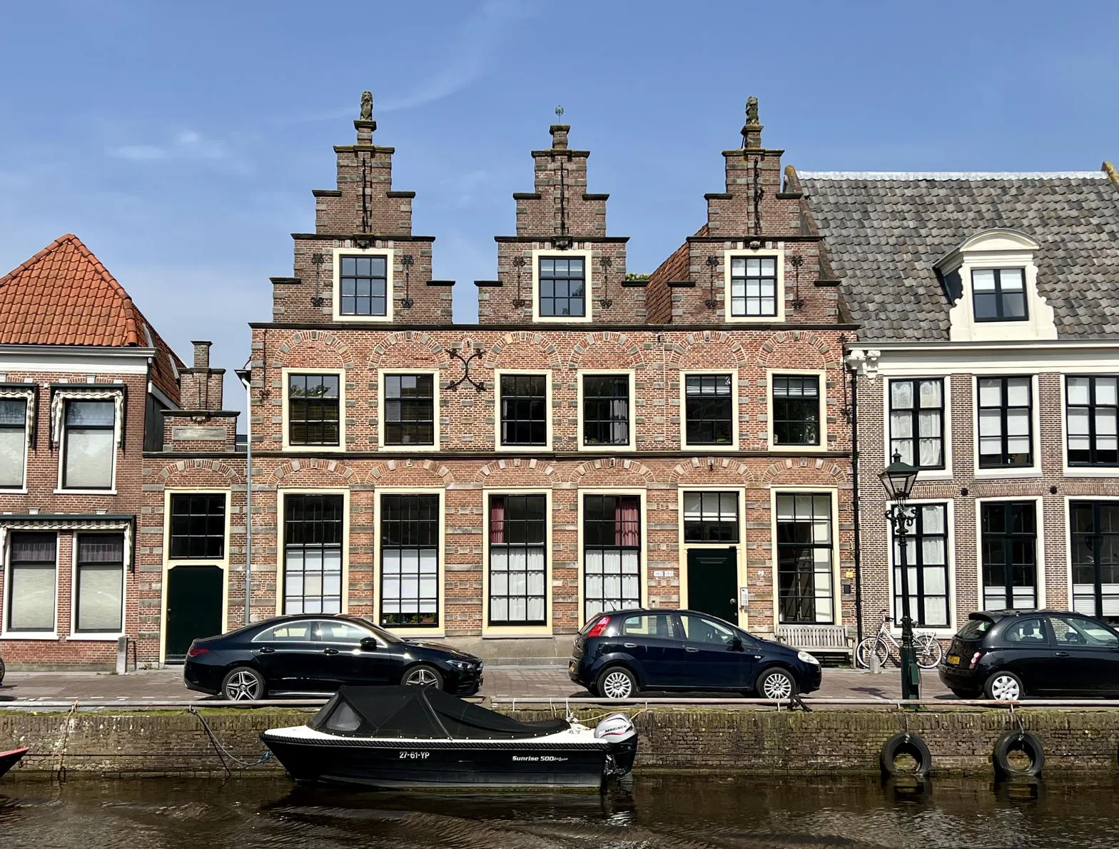 Grachtenpanden in Alkmaar, het werkgebied van Klusbedrijf HaRa